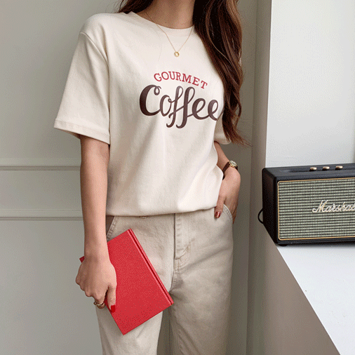 인더 커피 레터링 티셔츠